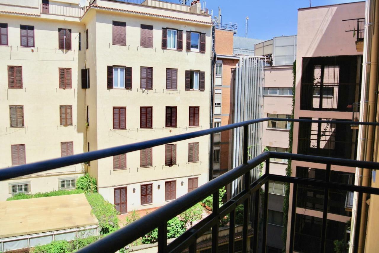 Beautiful Apartment In San Giovanni Close To Colosseo Rom Exterior foto